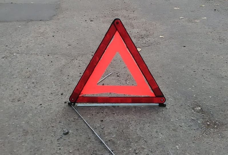 В Смоленске женщина на иномарке сбила пешехода и скрылась с места ДТП