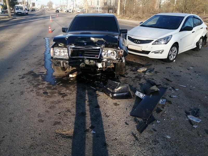 В Смоленске водитель поплатился здоровьем за нарушение ПДД
