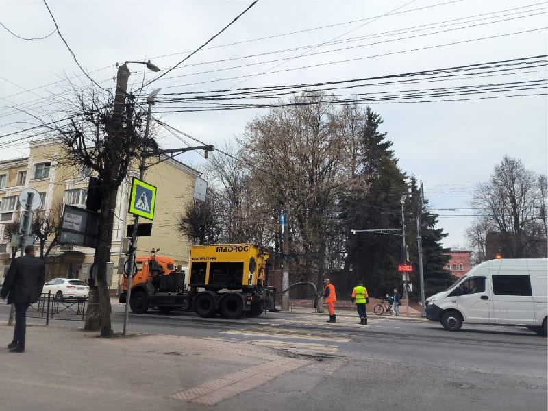 Где в Смоленске дорожники производят уборку улиц