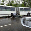 В Смоленске легковушка влетела под автобус, есть жертвы