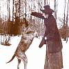 На прогулке в зимнем парке села Шмаково. 1910-е.