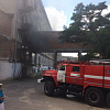 В сети появились фото пожара на смоленской фабрике «Шарм»
