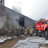 В Смоленске сгорело производство пластиковых окон (фото)