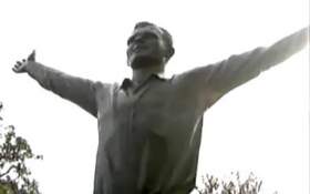 В Хьюстоне установили бронзовую статую Юрию Гагарину