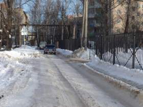 Дорогу к школе в микрорайоне Южный очистили от снега