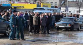 Дмитрий Ушков: Причина "фонтана" на Колхозной площади устанавливается