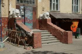 В «доме со львами» в Смоленске отремонтируют крыльцо