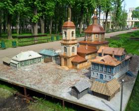 В Смоленске установили модель Одигитриевской церкви