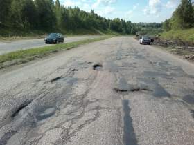 ГИБДД признала неудовлетворительными дорожные условия на подъезде к Смоленску