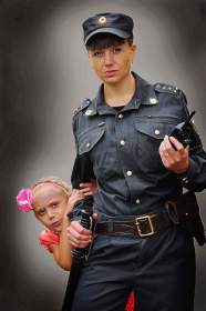 Самые прекрасные мамы смоленской полиции: фотовыставка "Моя мама - полицейский"