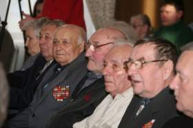 Политики поздравили смоленских ветеранов