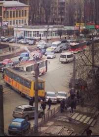 В центре Смоленска трамвай сошел с рельс