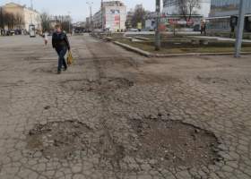 В бюджете Смоленска нет денег, чтобы отремонтировать площадь перед Центральным универмагом