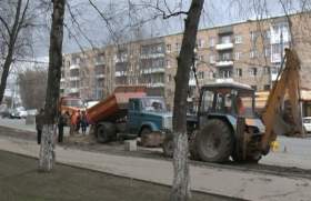  Смоленские коммунальщики устранили аварию на улице Кирова