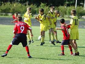 Смоленские юноши завоевали награды на весенних футбольных турнирах