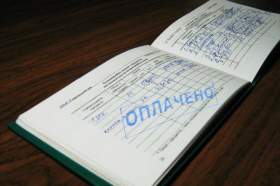 В Смоленске директора и бухгалтера «Учебно-курсового комбината ЖКХ» обвиняют в получении взяток