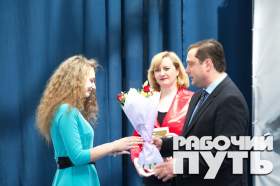 Вручение золотых медалей лучшим выпускникам общеобразовательных школ Смоленской области