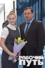 Вручение золотых медалей лучшим выпускникам общеобразовательных школ Смоленской области