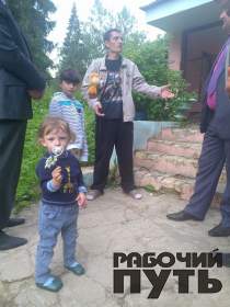 Власти Смоленского района навестили украинских беженцев из Луганска