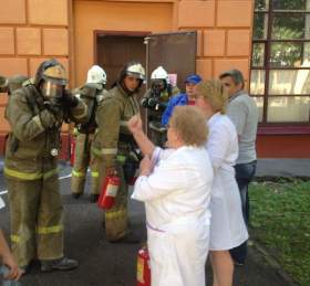 В Смоленске загорелась детская клиническая больница