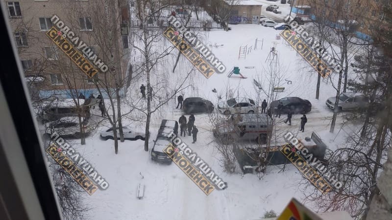 В Смоленске неадекватный мужчина устроил стрельбу на улице