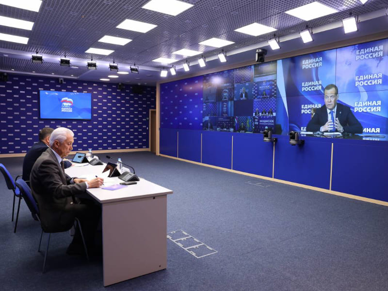 Дмитрий Медведев поручил усилить работу по информированию жителей о результатах реализации Народной программы «Единой России»