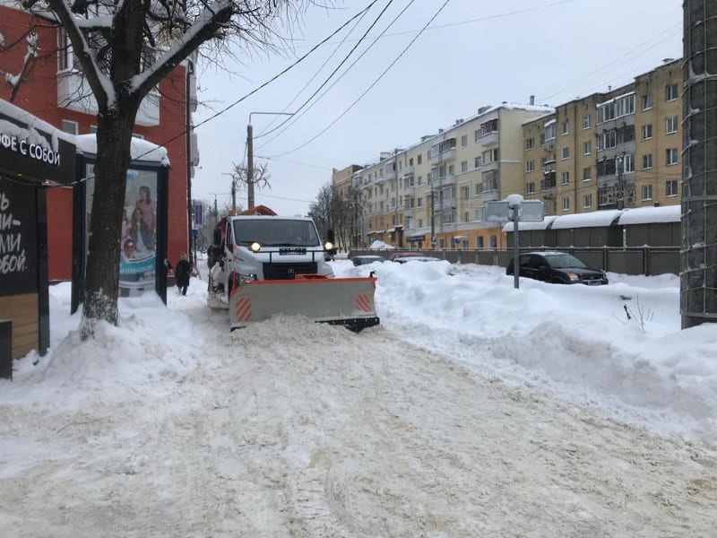 На каких улицах Смоленска запретят парковку из-за уборки снега 