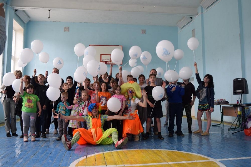 «СмоленскАтомЭнергоСбыт» подарил воспитанникам дома-интерната детский праздник  