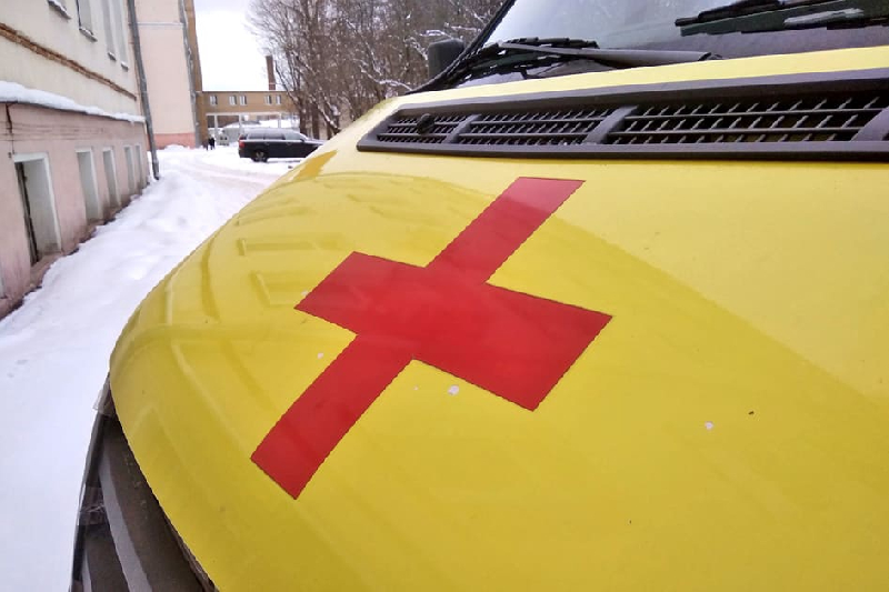 Работник получил травму глаза на заводе в Смоленской области