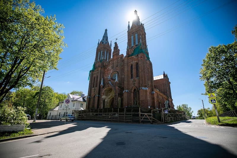 Василий Анохин: в 2024 году приведем в порядок фасад костела в Смоленске