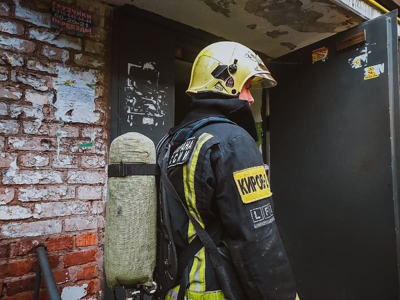 В Смоленске загорелась квартира. Пострадал человек
