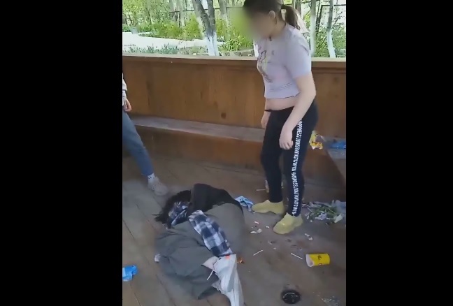 Ситуацию с избиением девочки в Смоленской области рассказали на федеральном канале