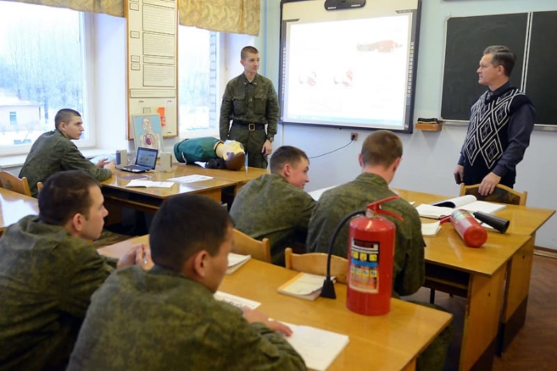 Смоленская военная академия отсудила у отчисленного курсанта более 400 тыс. рублей