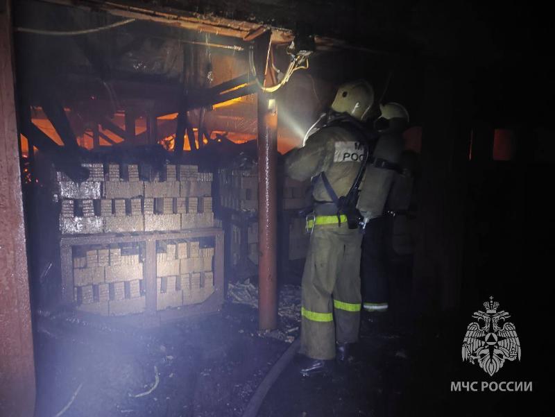 Что сейчас происходит на месте крупного пожара в Смоленске 