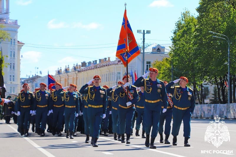 ГУ МЧС России по Смоленской области приняло участие в параде Победы