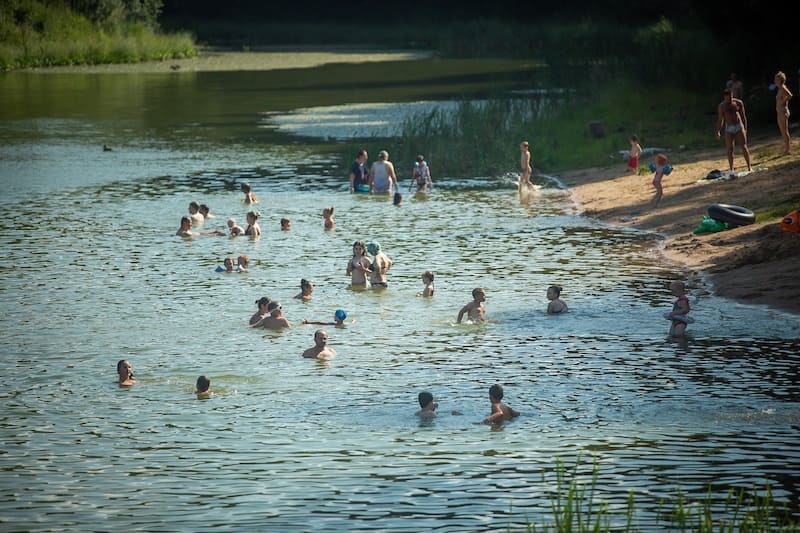 Появился полный список готовящихся к открытию для купания пляжей в Смоленской области