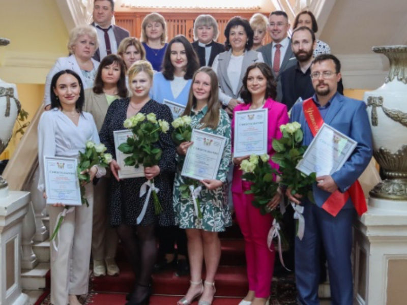 В Смоленске наградили победителя и призёров конкурса «Учитель года»