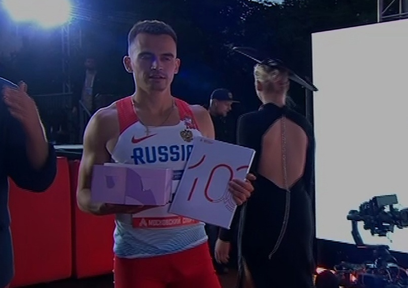 В стиле Болта. Смоленский спринтер Ярослав Ткалич установил рекорд возле Кремля