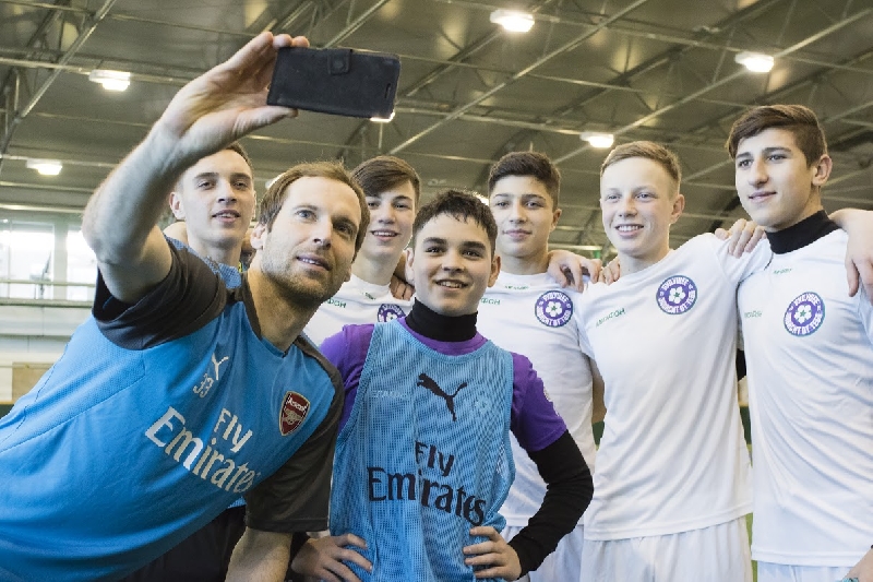 Команда из Смоленска одержала «ГАЛАКТИЧескую» победу над юношами из «Арсенала» во время призовой поездки в Лондон от «МегаФона»