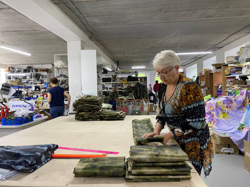 Активистки волонтерского цеха Смоленска отравили гуманитарную помощь землякам в зону СВО