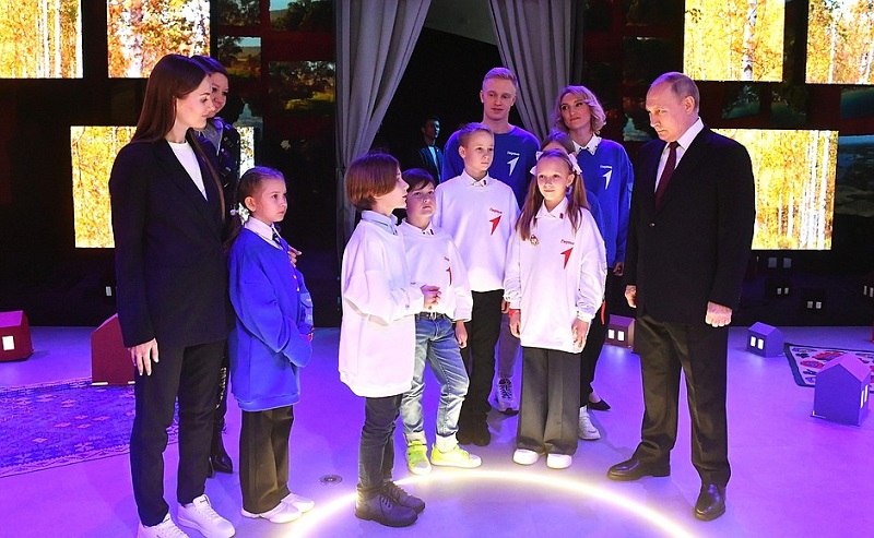 Владимир Путин посетил выставку «Россия» на ВДНХ в Москве 