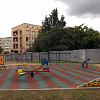 Детские и спортивные площадки есть в каждом дворе.