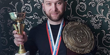 Смолянин Иван Лученков победил в чемпионате Москвы по пауэрлифтингу