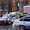 Машины всмятку. В Смоленске около медуниверситета произошла жесткая авария с пострадавшими