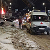 В Смоленске случилась серьезная авария с участием такси. Работает «скорая»