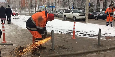 В Смоленске ведут борьбу с парковкой на газоне