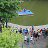 Концерт на плавучей сцене в главном парке Смоленска попал на видео