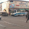 В соцсеть выложили видео с сошедшим с рельсов трамваем в Смоленске