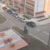 В Смоленске из-за сильного ветра пострадали припаркованные машины